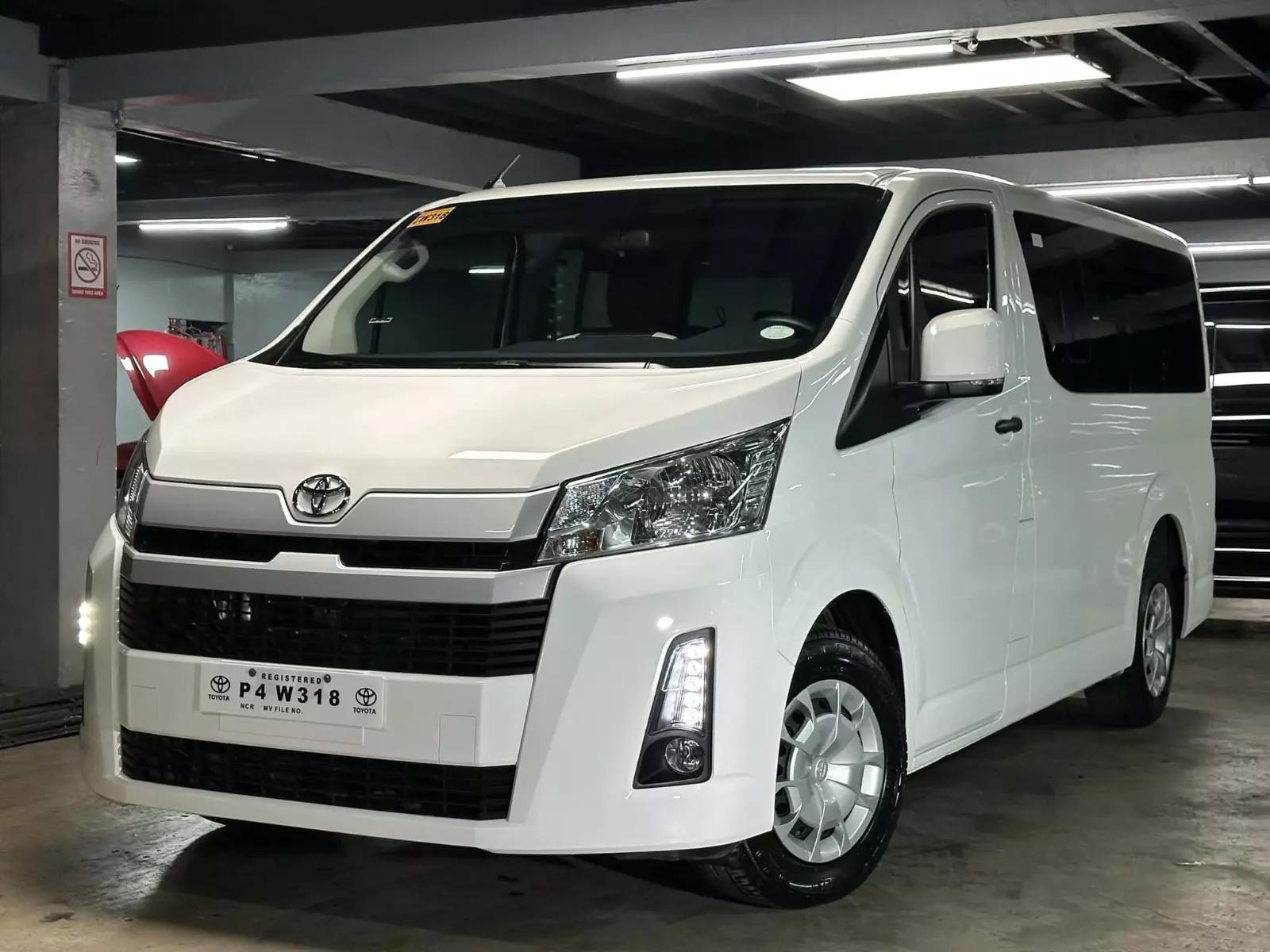 Toyota Hiace Commuter